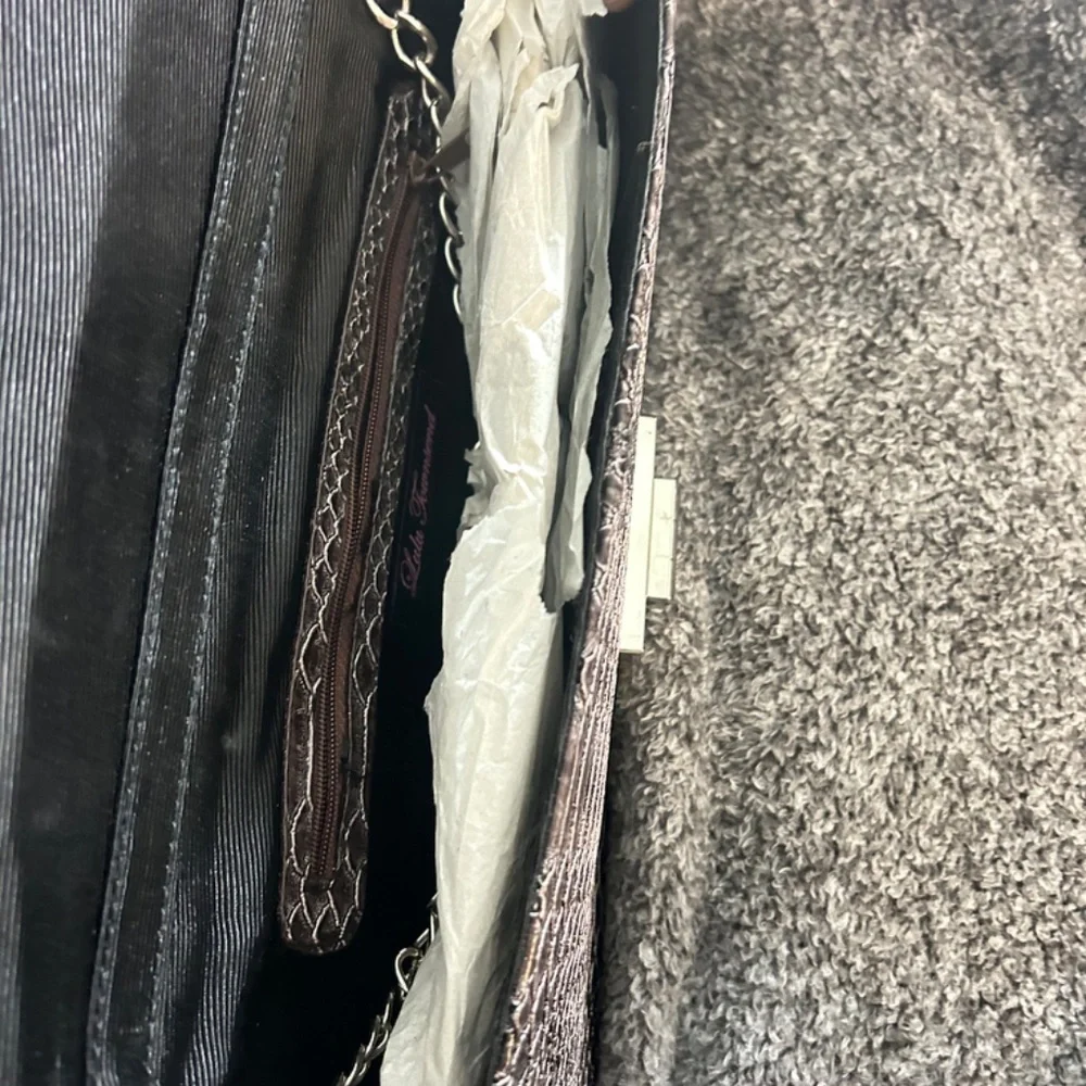 purse - Picture 3 of 3